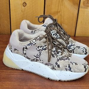 INC International Concepts Bubblezf Snake Print 7 Fashion Sneakers